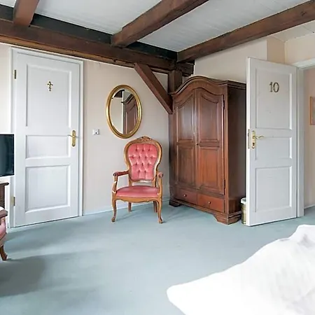 Kavaliershaus/schloss 4*